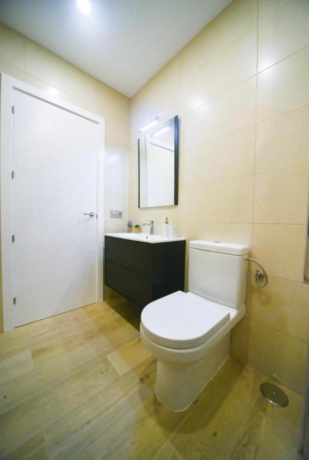 Hostfy Centro Alameda Apartment Sevilla Bagian luar foto