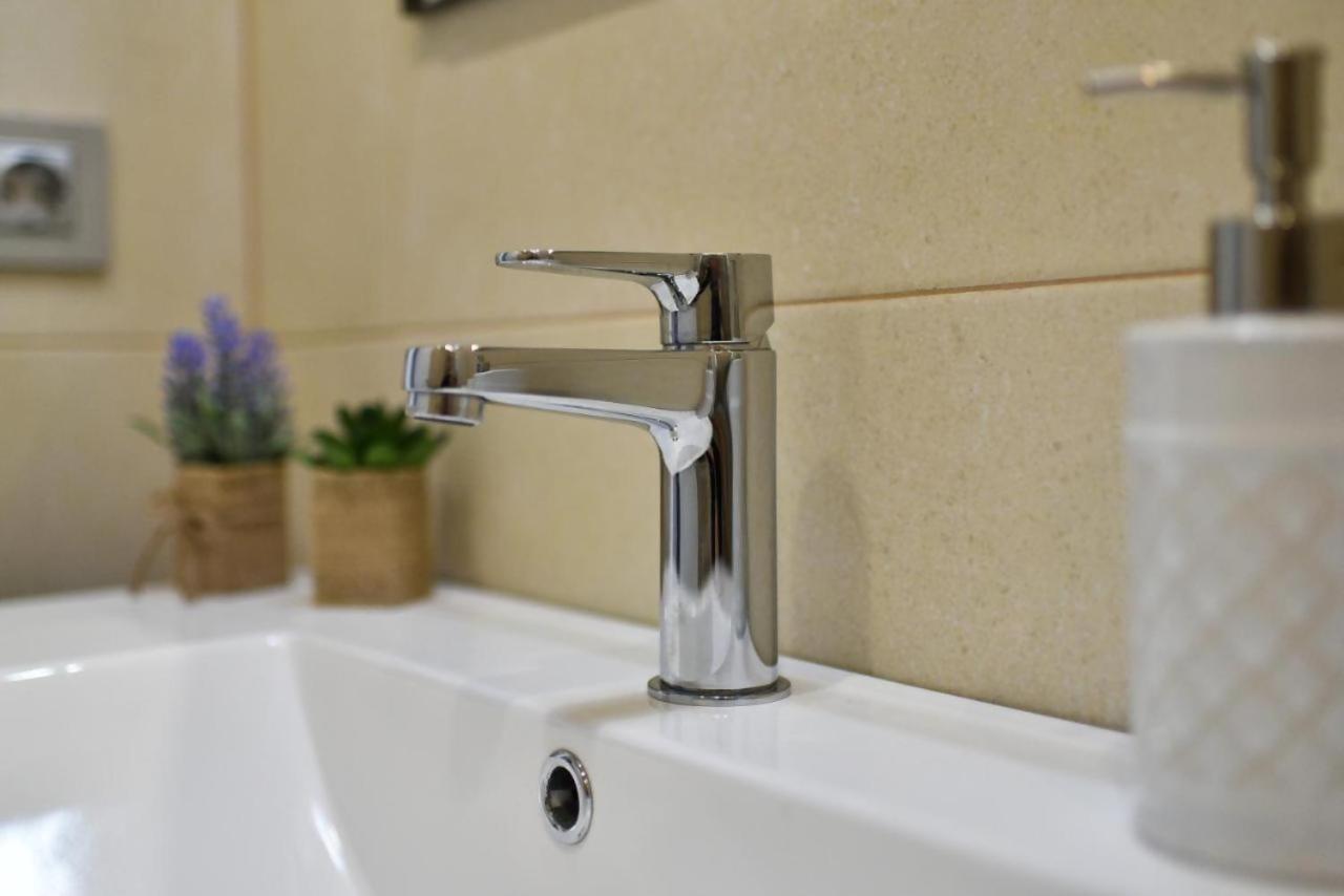 Hostfy Centro Alameda Apartment Sevilla Bagian luar foto
