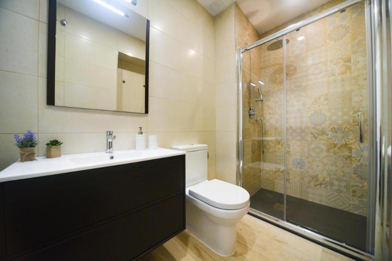 Hostfy Centro Alameda Apartment Sevilla Bagian luar foto