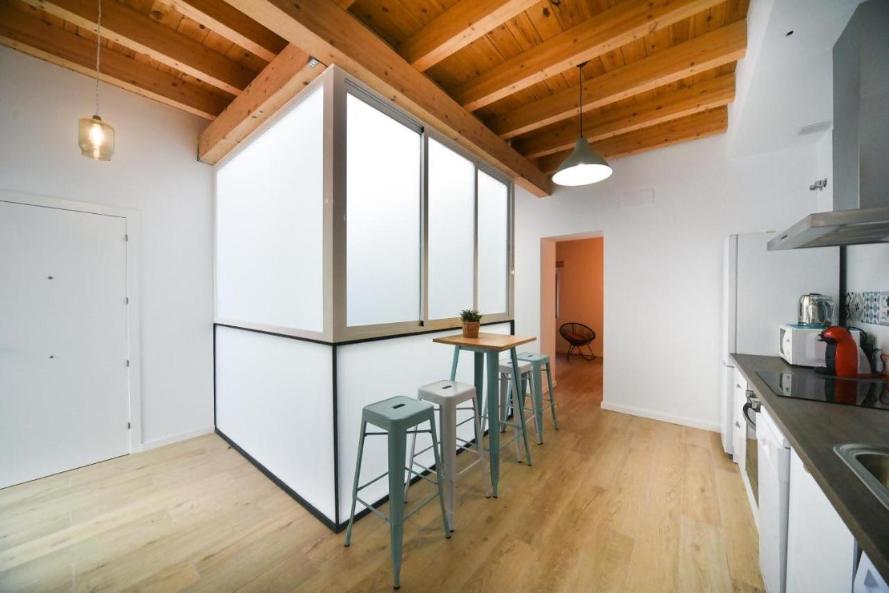 Hostfy Centro Alameda Apartment Sevilla Bagian luar foto