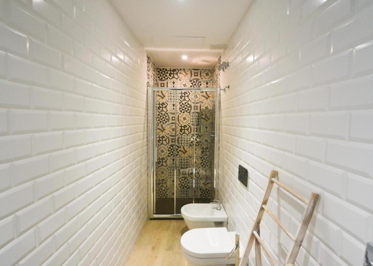 Hostfy Centro Alameda Apartment Sevilla Bagian luar foto