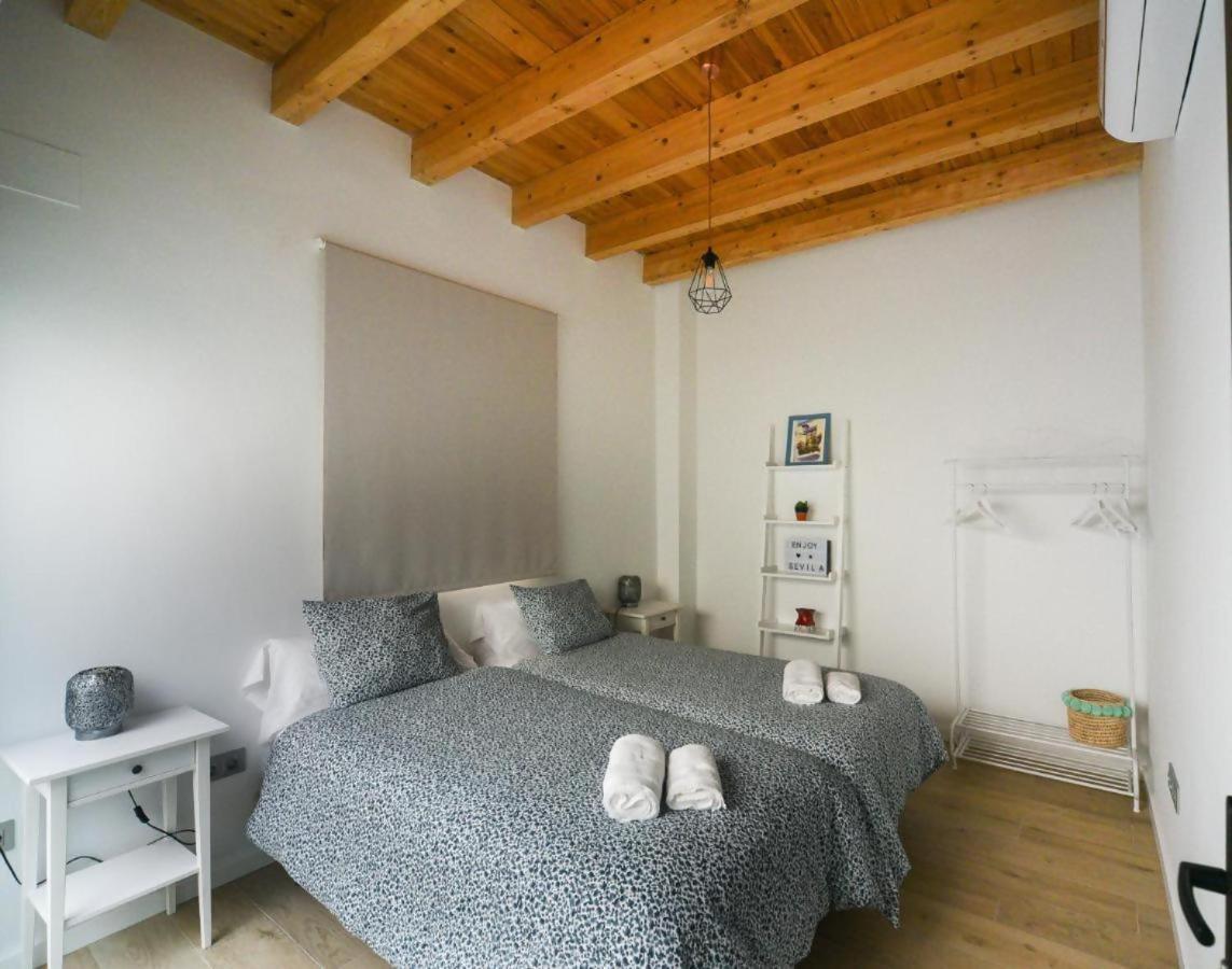 Hostfy Centro Alameda Apartment Sevilla Bagian luar foto